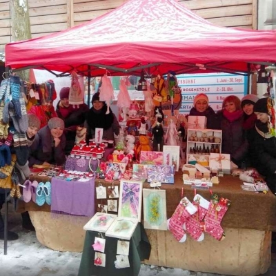 Women selling crafts at RefuFam stall in Ukraine 800px