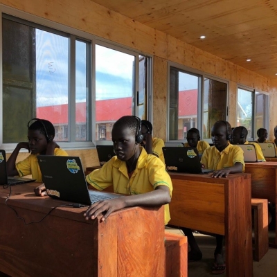 Children listening to books on Simbi
