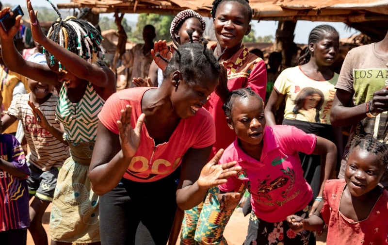 Girls dancing&nbsp;