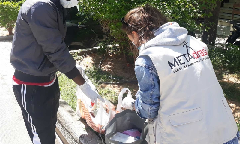 Metadrasi representative providing supplies