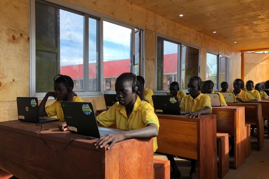 Children listening to books on Simbi